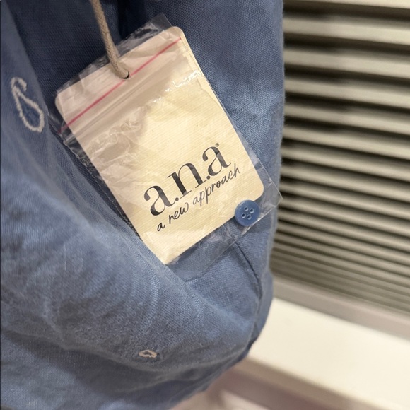 a.n.a Light Blue Embroidered Button-Front Women’s Blouse - Picture 4 of 5